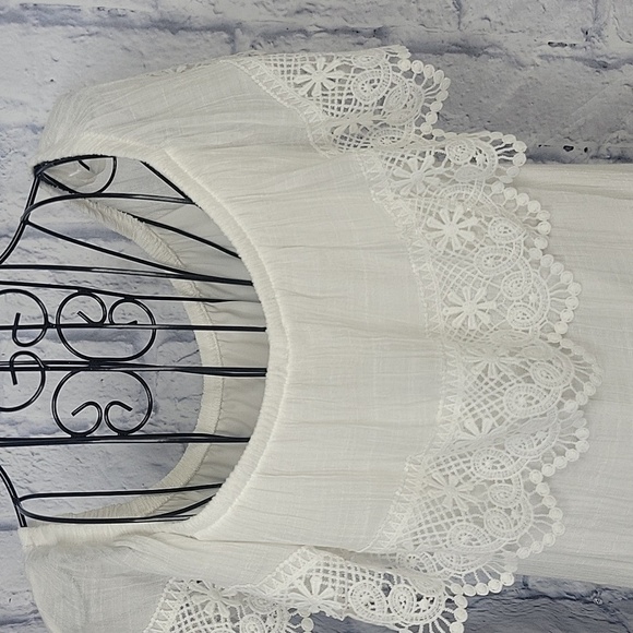 JELLA COUTURE White ON/Off Shoulder Lacey Dress Chest 40" Length 35" - Picture 8 of 10